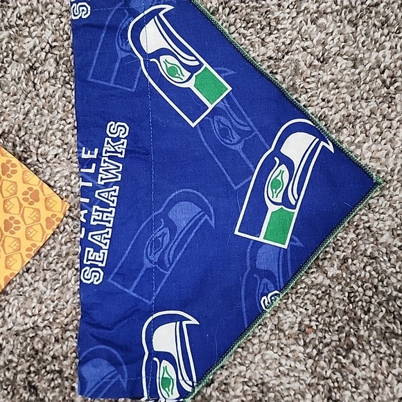 Dog Bandana Set - Seattle Seahawks & GoodLife Brewing Bend Oregon - Picture 3 of 8